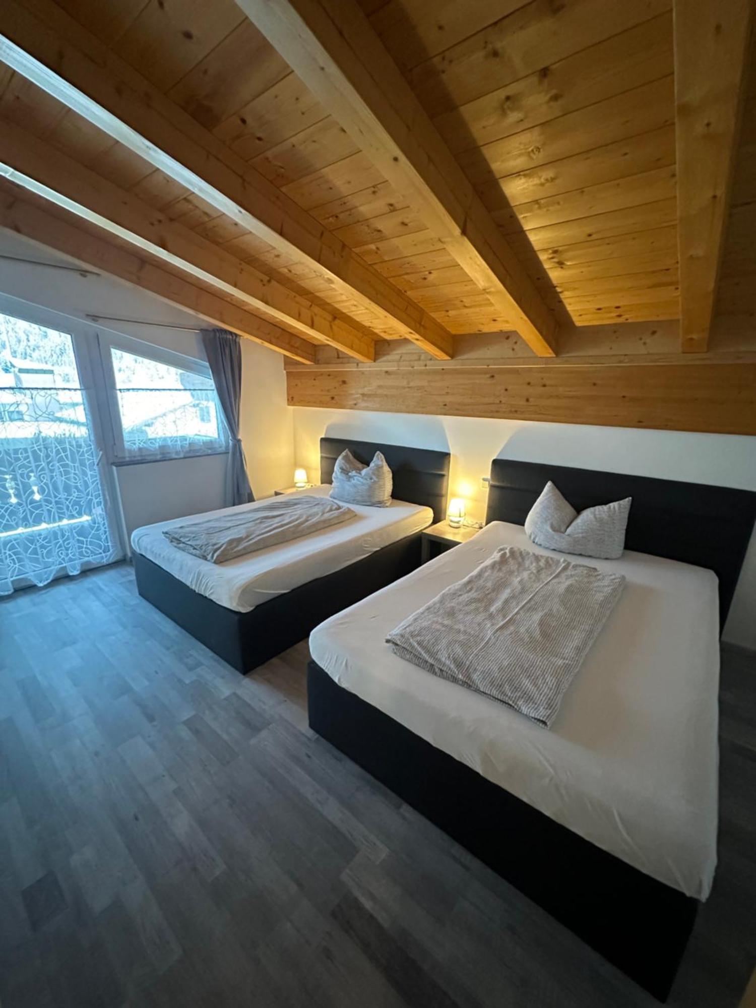 Leo Apart 1 Radfeld Exterior foto